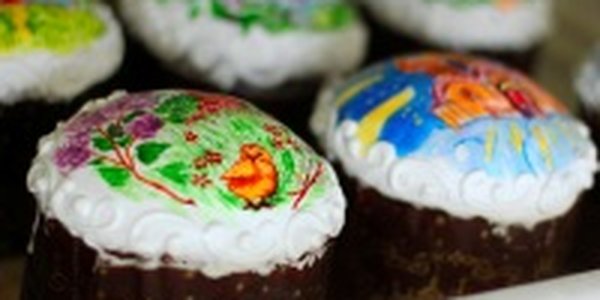 Сегодня во Владивостоке освятили пасхальные куличи