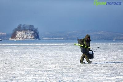 В Приморье начался сезон зимней рыбалки