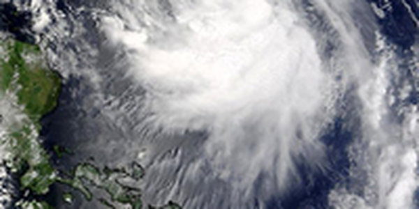 Тайфун «KROVANH» движется в сторону Курильских островов