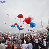 Владивосток погулял по долгожданному мосту