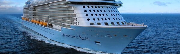 В порт Владивостока зашёл крупнейший в истории России круизный лайнер