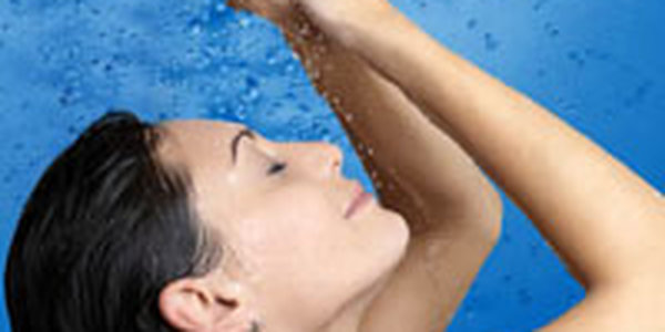 Ученые доказали: часто мыться под душем опасно для здоровья