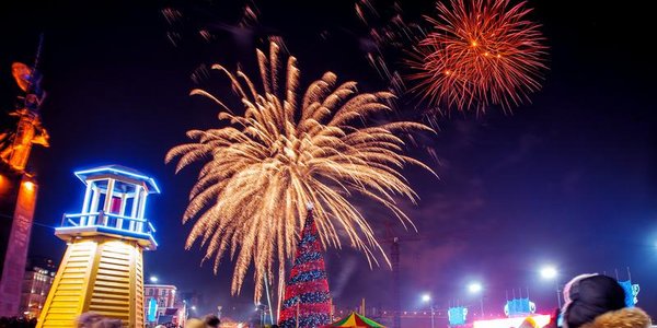 Новый год во Владивостоке: конкурсы, концертная программа и фейерверк