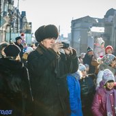 Во Владивостоке впервые прошло шествие Дедов Морозов