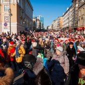 Во Владивостоке впервые прошло шествие Дедов Морозов