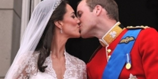 На воздухе с королевской свадьбы делают деньги