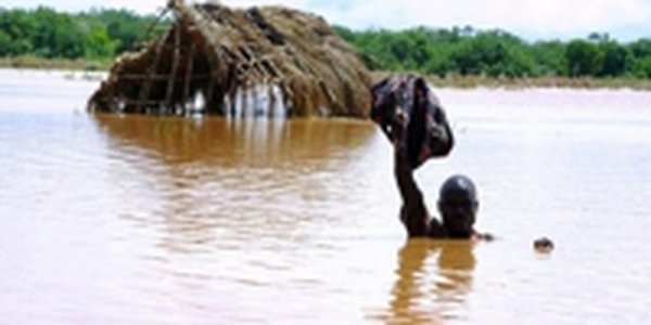 Свыше 50 тысяч человек эвакуированы в Кении
