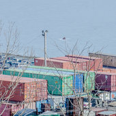 Зимняя жизнь морского города