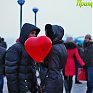 Любовно и возвышенно: запуск небесных фонариков 14 февраля