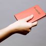 Бумажные паспорта россиян планируют заменить на электронные с 2021 года