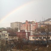 Дождь и радугу увидели горожане в понедельник во Владивостоке