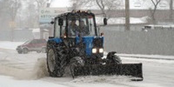 Дорожная техника готова выйти на уборку снега
