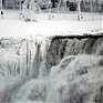 Из-за рекордных морозов в Северной Америке замерз Ниагарский водопад