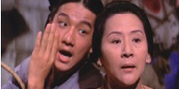 На китайском вокзале случайно показали порнофильм