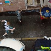 Сегодня владивостокское небо вновь пролилось дождем (ФОТО)