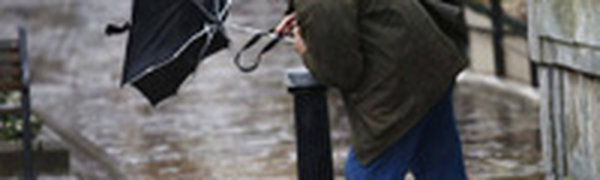 Атлантический шторм обесточил более 300 тысяч домов Уэльса и Ирландии