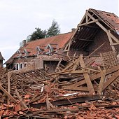 На север Франции обрушился небольшой торнадо