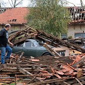 На север Франции обрушился небольшой торнадо