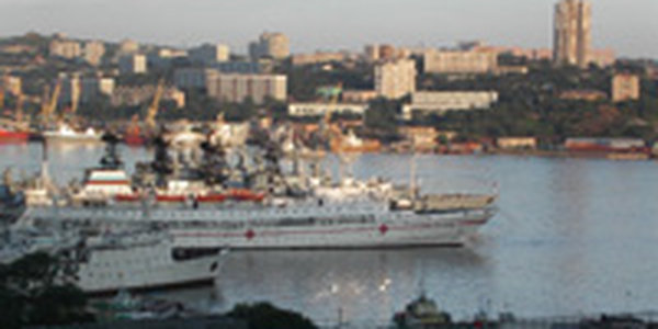 Утечка мазута произошла на северокорейском судне в порту Владивостока