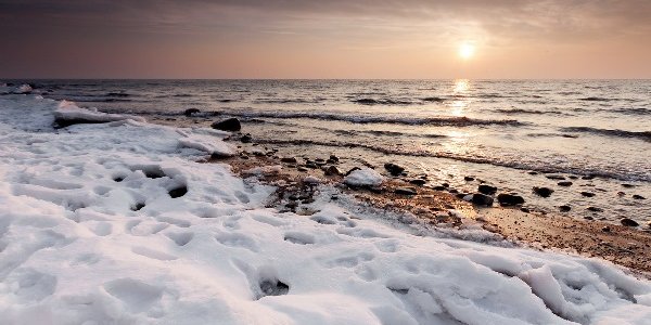 Снежный циклон накрыл южную часть Дальнего Востока