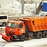 Во Владивостоке продолжают бороться с последствиями ночного снегопада