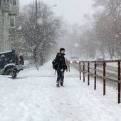 Снег во Владивостоке начнёт ослабевать к вечеру, но усилится ветер