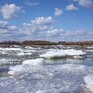 На реках Приморья продолжается вскрытие и движение льда 