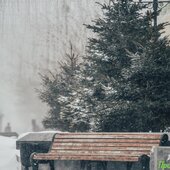 Мощный циклон принес во Владивосток снег, метель, гололедицу (ФОТО)