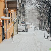 Мощный циклон принес во Владивосток снег, метель, гололедицу (ФОТО)