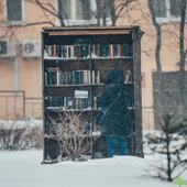 Мощный циклон принес во Владивосток снег, метель, гололедицу (ФОТО)