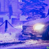 Мощный циклон принес во Владивосток снег, метель, гололедицу (ФОТО)