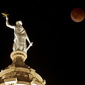 Над Землей взошла «Кровавая Луна»