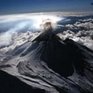 На Камчатке началось извержение вулкана Безымянный