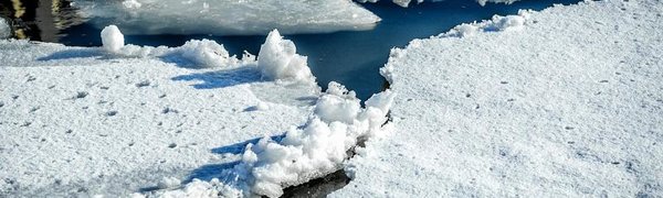 Процесс разрушения льда в бухтах Приморья начался раньше обычного