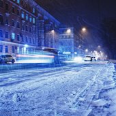 Ураганный ветер и метель обрушились на Владивосток