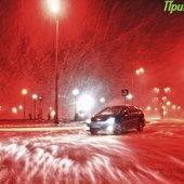 Ураганный ветер и метель обрушились на Владивосток