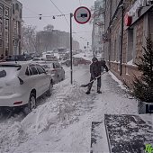 Циклон засыпал Владивосток снегом