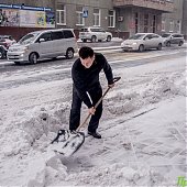 Циклон засыпал Владивосток снегом