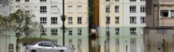 Улицы Испании оказались под водой