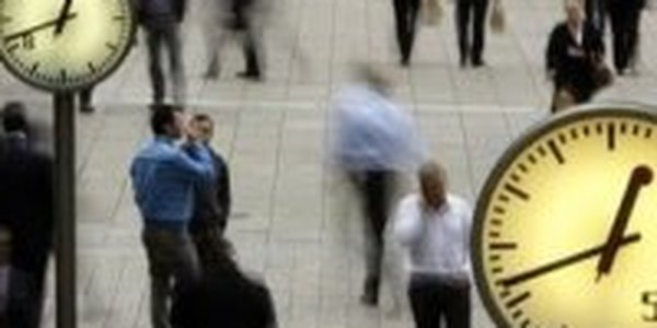 Решение депутатов Приморского края: Владивосток станет ближе к Москве на час. Кто против?