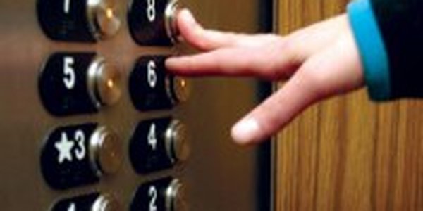 Кнопки в лифте оказались источником заразы