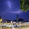  В Гонконге за 12 часов зафиксировали 10 тыс. ударов молний (ВИДЕО)