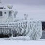 В Японском и Охотском морях продолжается обледенение судов