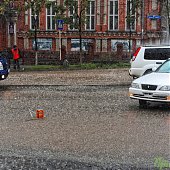 Причина сильных дождей и гроз в Приморье — атмосферные фронты