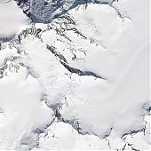 Спутник НАСА сделал фото крупнейшего оползня на Аляске