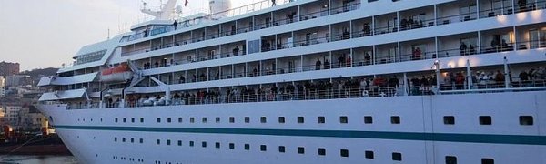 Лайнер «Amadea» открыл круизный сезон в Приморье