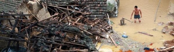 Сильные дожди вызвали наводнение в Центральном Китае