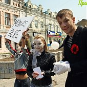 Франция во Владивостоке: Мимы на улицах города (ФОТО)