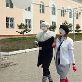 Франция во Владивостоке: Мимы на улицах города (ФОТО)