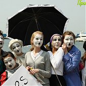 Франция во Владивостоке: Мимы на улицах города (ФОТО)